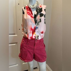 WHBM floral v neck shell size Large. In excellent condition.